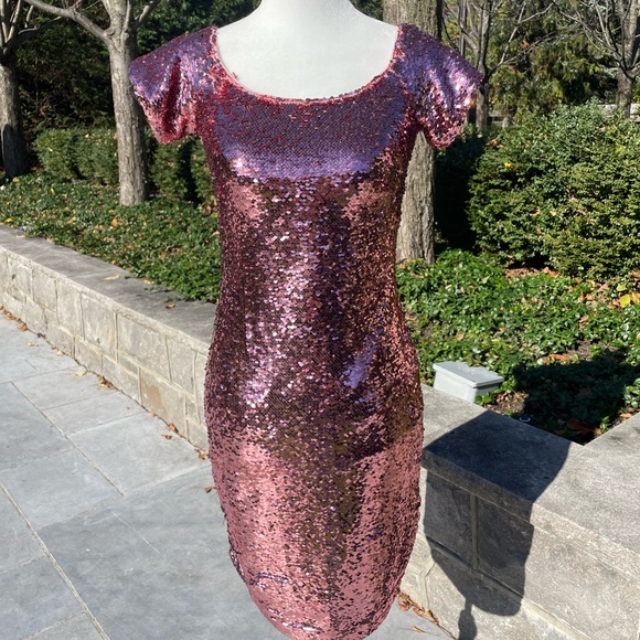 Sequin pink thigh length dress - Picture 1 of 2